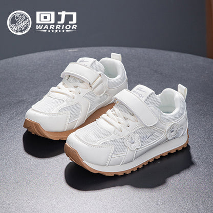 Os novos sapatos infantis de cano baixo, confortáveis e versáteis versáteis, sapatos casuais com velcro de design, sapatos sativos enérgicos e estilo academia