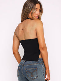 Camisola feminina feminina com abertura lateral ultra-curta ultra-curta estilo street style rapariga atravessada da fronteira atraente.