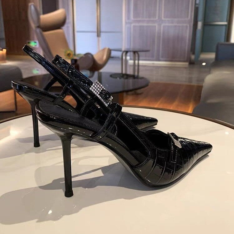Novas sandálias de salto alto com bico pontiagudo e padrão europeu e americano para mulheres, salto agulha, sapatos elegantes de costas sem costas fechadas, estilo europeu e americano