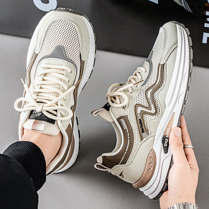 Sapatilhas desportivas de verão respiráveis em malha oca, sola macia masculina 2025 Novos sapatos versáteis, sapatilhas casuais, ténis de corrida