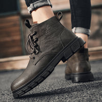 Martin Boots Calçado de trabalho masculino Outono 2024 Novos Sapatos de Trabalho Casuais Pretos Puros Pretos Médios de Estilo Britânico