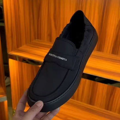 Sapatos de tecido masculinos, mocassins respiráveis de um pé, sapatos de condução com sola macia do verão 2025, sapatos casuais masculinos