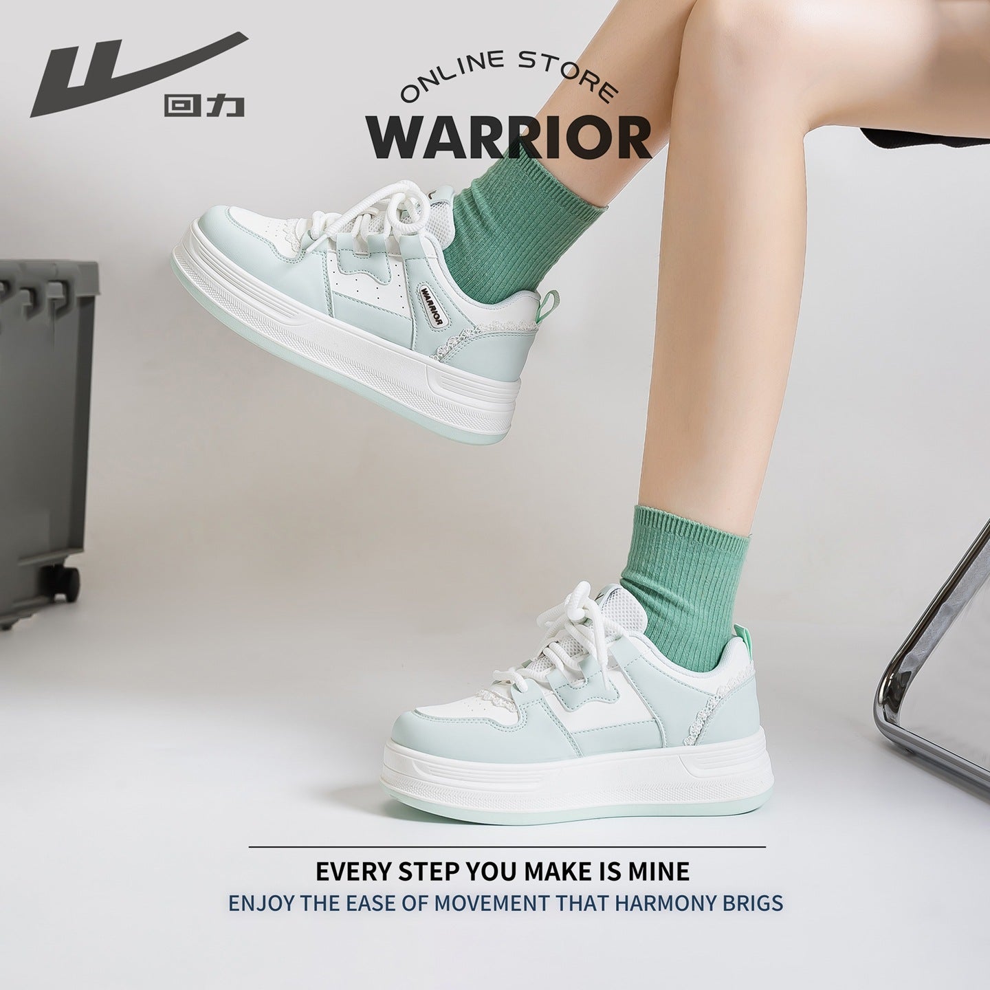 Os novos sapatos casuais versáteis e baixos da Warrior, sapatos desportivos modernos e confortáveis, ténis coreanos de sola grossa de alto valor para mulheres