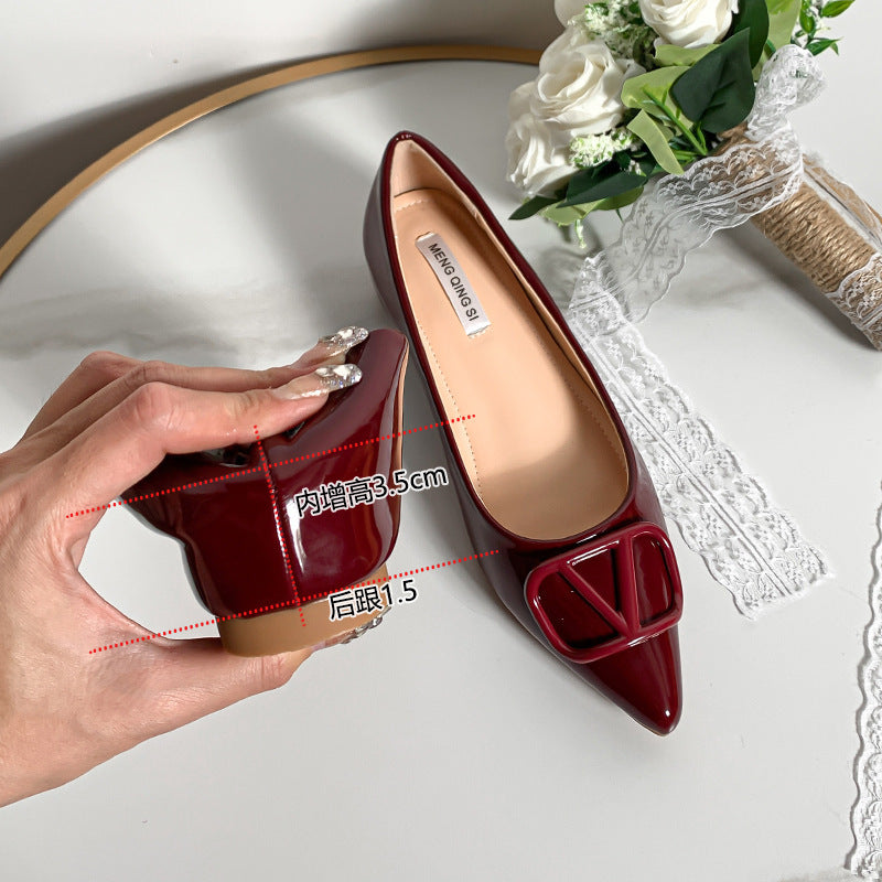 Sapatos de mulher, sapatos de mulher, de corte raso em pele nude de metal com botão em V, de corte raso, estilo petite para aumento de altura, sapatos femininos de tamanho grande