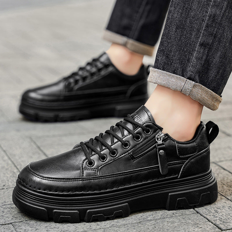 Sapatos de Homem 2025 Novos Outonais Sapatos de Couro Business Casual Britânicos Desportivos Desportivos de Sola Grossa Sapatos Martin Pretos de Cano Baixo