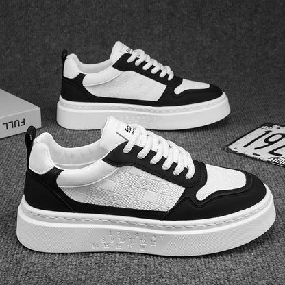 Ténis brancos versáteis e modernos ao estilo coreano para homens, ténis de nova moda da primavera 2025, sapatos casuais leves com atacadores para estudantes