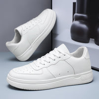 Sapatos masculinos de verão, sapatos brancos novos e respiráveis, ténis versáteis de sola grossa e modernos, ténis casuais, ténis, sapatos modernos