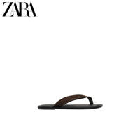 ZARA Coleção Primavera/Verão 2026 - Novos Sapatos Masculinos: Chinelos Rasteiros de Couro com Tiras e Blocos de Cores 2753720 721
