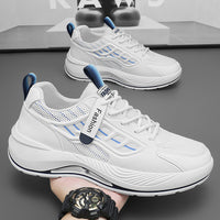 Novos sapatos brancos de malha respiráveis para o verão masculino, ténis versáteis de sola grossa e modernos, sapatos casuais de pai