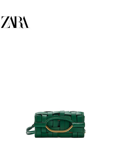 Bolsa feminina ZARA, lançamento da coleção verão 2026, com efeito trançado, modelo envelope extralongo, código 6404710 500.