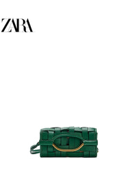 Bolsa feminina ZARA, lançamento da coleção verão 2026, com efeito trançado, modelo envelope extralongo, código 6404710 500.