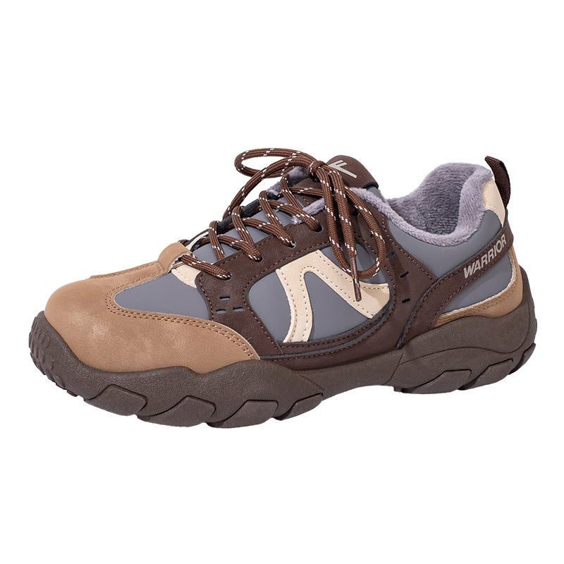 Os novos sapatos de sola grossa da Warrior Merald, sapatos de treino moral, sapatos de algodão confortáveis forrados a polar de inverno, sapatos de viagem versáteis e quentes de viagem com blocos de cor
