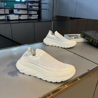 Novos sapatos de malha fina e respiráveis de malha para o Verão 2024, Sapatilhas de Meia Desportivas Casual Versáteis para Homens
