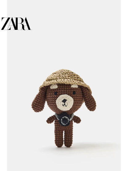 Bolsa feminina ZARA, lançamento da coleção verão 2026, com pingente de animal e porta-chaves (código: 6687710 700).