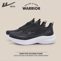 Os novos ténis de primavera da Warrior, sapatos pretos de sola grossa que aumentam a altura, sapatos femininos de viagem de exterior simples e versáteis de cor sólida