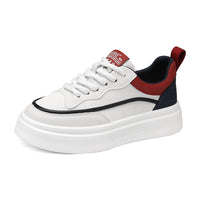 Sapatos masculinos, primavera 2025 novos sapatos brancos modernos e na moda, sapatos de praia versáteis, sapatos casuais de sola grossa para aumento de altura