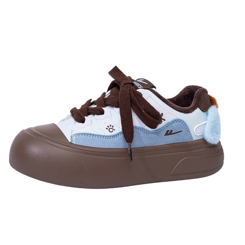 Sapatos quentes de sola grossa forrados a lã guerreiro, novos sapatos de algodão baixo e versáteis de inverno para mulheres, sapatos de estudante em estilo cachorrinho