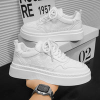 Sapatos Brancos Versáteis da Moda Coreana para Masculino, Novos Sapatos de Snowboard Outono 2024, Ténis Desportivos para Estudantes, Sapatilhas Casuais Leves com Atacadores