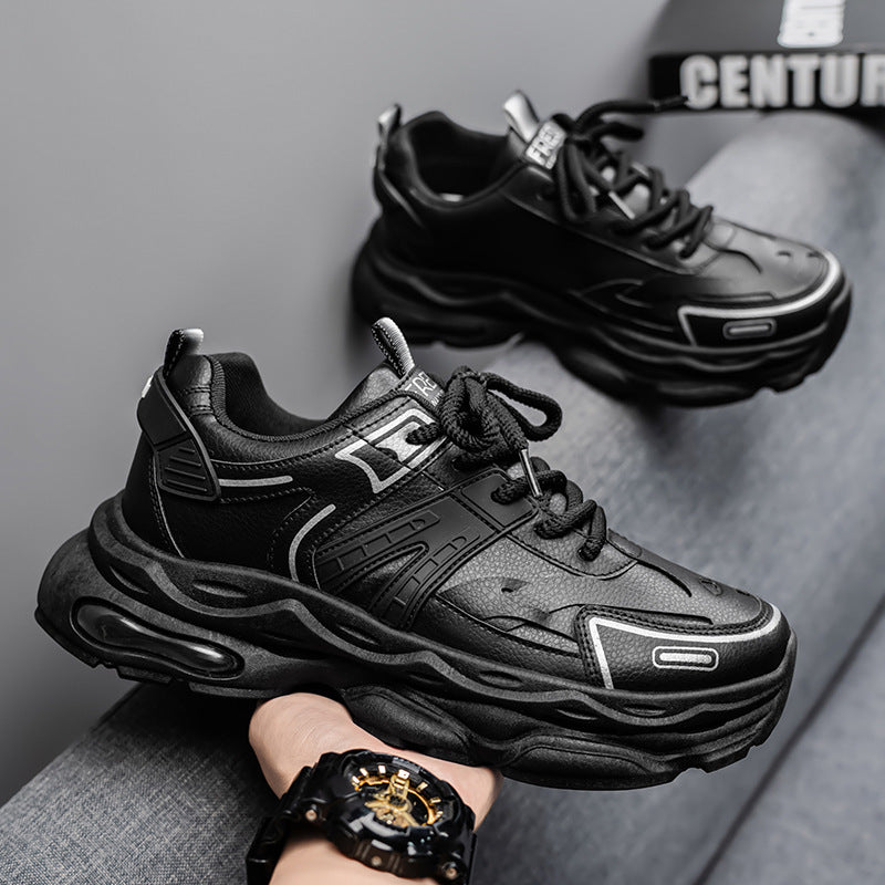 Sapatos masculinos de verão, sapatos novos e respiráveis, ténis masculinos modernos versáteis de sola grossa que aumentam a altura, sapatos casuais pretos de pai na moda