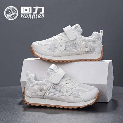 Os novos sapatos infantis de cano baixo, confortáveis e versáteis versáteis, sapatos casuais com velcro de design, sapatos sativos enérgicos e estilo academia
