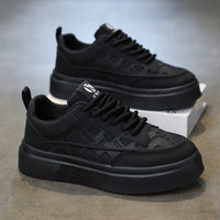 Sapatos de Homem Outono 2025 Novos Sapatilhos Desportivos Respiráveis Brancos de Sola Grossa, Sapatos de Painel de Pele de Homem de Homem Painel, Sapatos Casuais Modernos ao Estilo Coreano