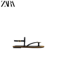 Sandálias rasteiras de bico redondo da ZARA, coleção verão 2026, com detalhes metálicos, modelo 2627710 700.