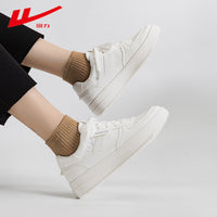 Warrior de cor sólida ténis brancos simples de sola grossa, sapatos de estudante na moda e na moda e versáteis, sapatos desportivos casuais para mulheres