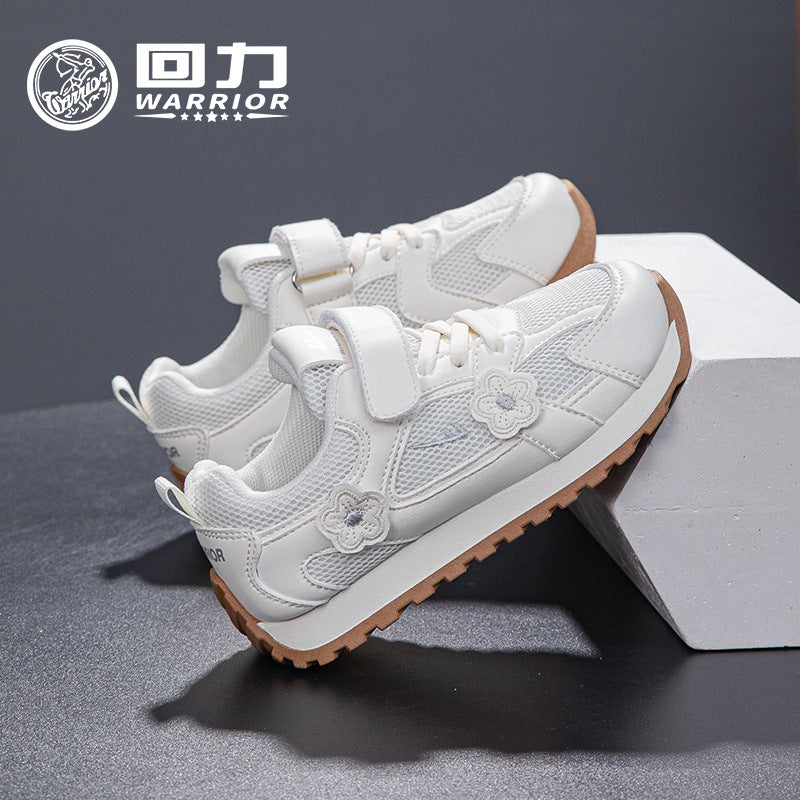 Os novos sapatos infantis de cano baixo, confortáveis e versáteis versáteis, sapatos casuais com velcro de design, sapatos sativos enérgicos e estilo academia