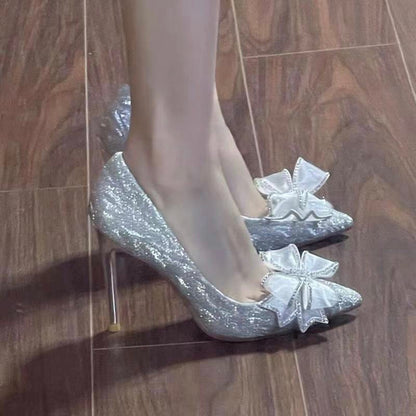 Saltos altos franceses para mulheres, novos sapatos de casamento de cristal com laço de strass primavera/outono 2025, elegantes saltos altos sociais para mulheres