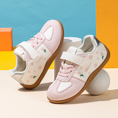 Os novos sapatos femininos versáteis de cano baixo da Warrior 2026, sapatos casuais modernos e de alto custo-benefício, ténis fofos com blocos de cor