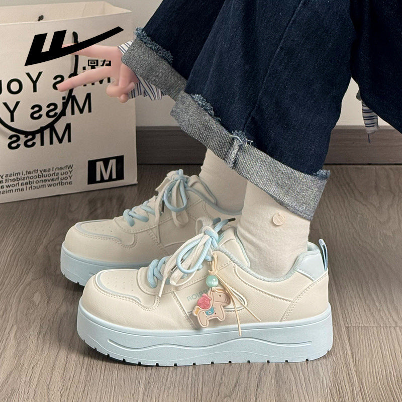 Os novos ténis versáteis confortáveis e com blocos de cor da Warrior, os elegantes singles femininos da moda coreana, sapatos casuais modernos de alto valor estético