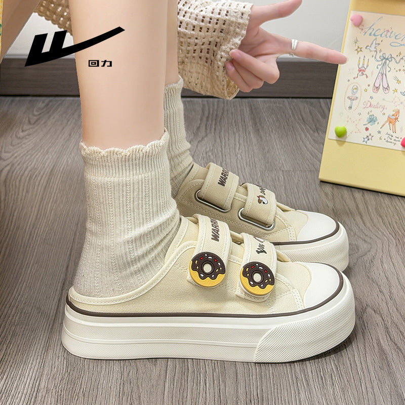 Os novos sapatos semideslizantes enérgicos, fofos e confortáveis da Warrior, sapatos simples de velcro de alto valor, sapatos versáteis de plataforma coreana feminina