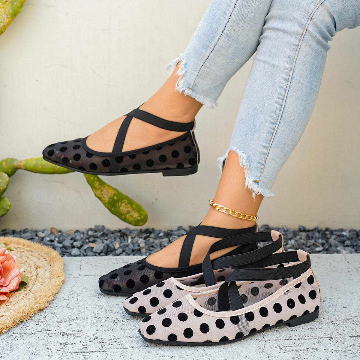 Sapatos casuais casuais casuais planos, de salto baixo, de salto baixo, de grande tamanho, transfronteiriços, novas sandálias femininas de malha respirável com bolinhas de verão