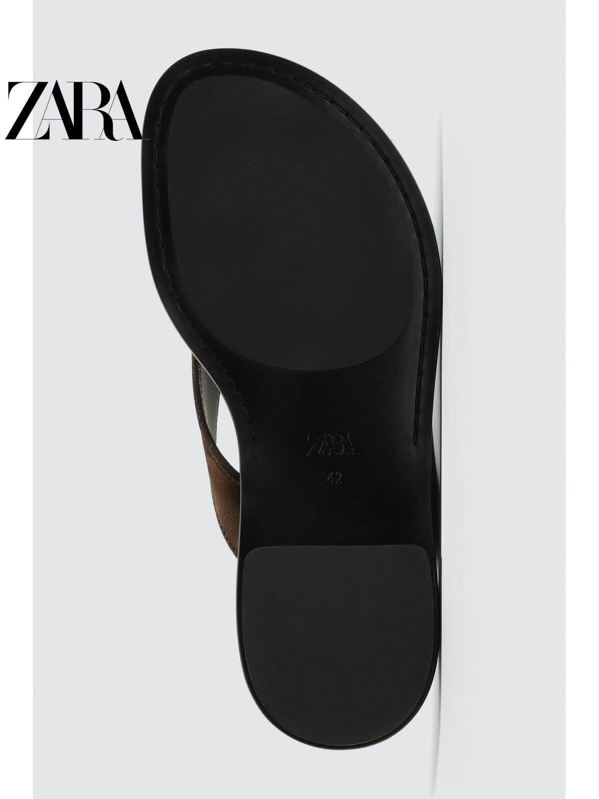 ZARA Coleção Primavera/Verão 2026 - Novos Sapatos Masculinos: Chinelos Rasteiros de Couro com Tiras e Blocos de Cores 2753720 721