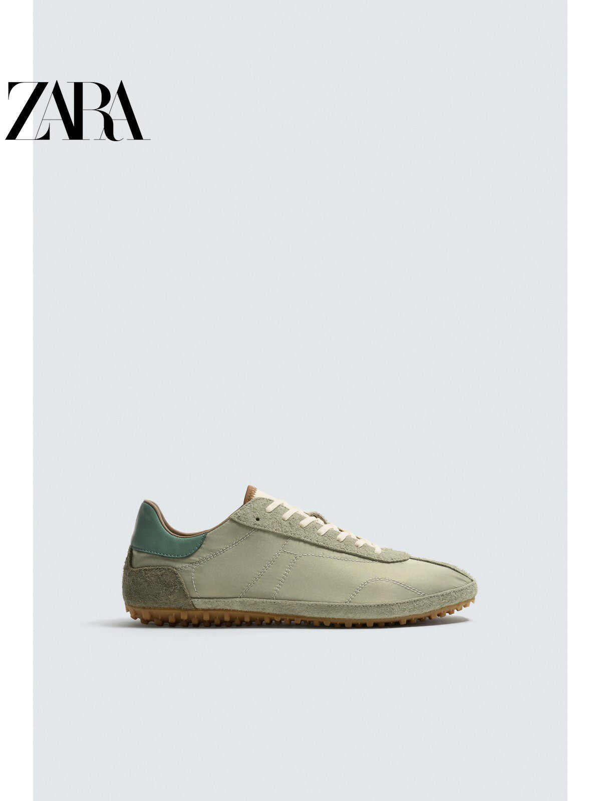 Sapatos masculinos ZARA, lançamento da coleção verão 2026, com detalhes em camurça, modelo retrô, com cadarço e leves, código 2365720 512.