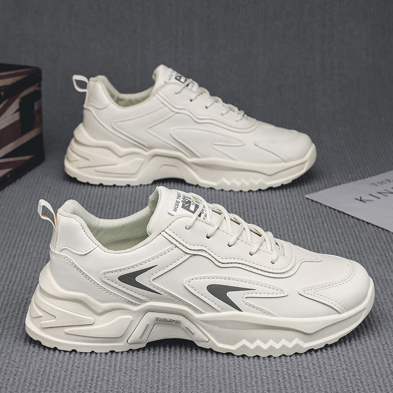 Sapatos masculinos de primavera, novos sapatos brancos versáteis e modernos de 2025, aumento de altura para desportos juvenis casuais, sapatos da moda do pai