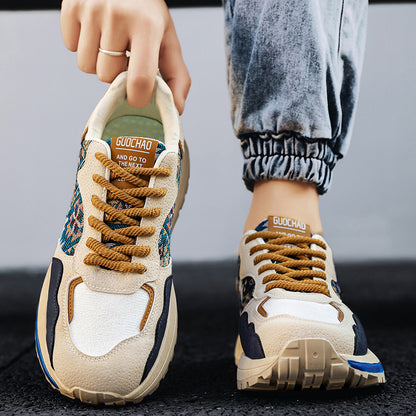Sapatos masculinos 2025 nova primavera versátil aumento de altura tênis casuais adolescentes couro sola grossa Forrest Gump sapatos trendy