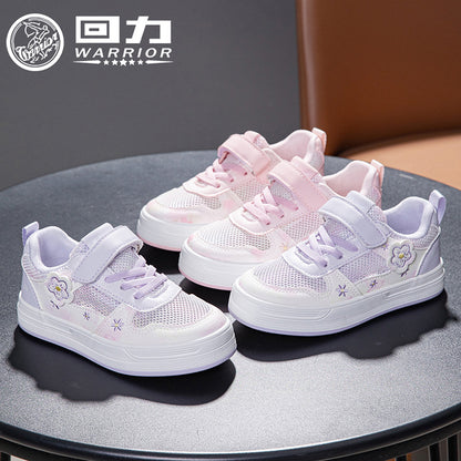 Os novos sapatos versáteis e confortáveis para raparigas da Warrior, sapatos energéticos e fofos e respiráveis de malha simples, ténis desportivos casuais de exterior com velcro
