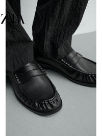ZARA Coleção Primavera/Verão 2026 Sapatos Masculinos: Mocassins Casuais Simples com Aba e Bolso 2629720 800