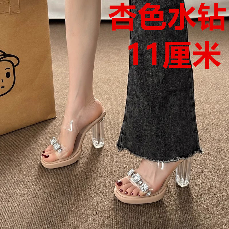 Saltos altos para mulheres, roupa exterior de verão 2025, novos saltos franceses robustos, sandálias de cristal transparentes com strass, chinelos de mulher, sapatos femininos