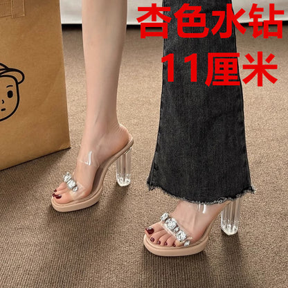 Saltos altos para mulheres, roupa exterior de verão 2025, novos saltos franceses robustos, sandálias de cristal transparentes com strass, chinelos de mulher, sapatos femininos