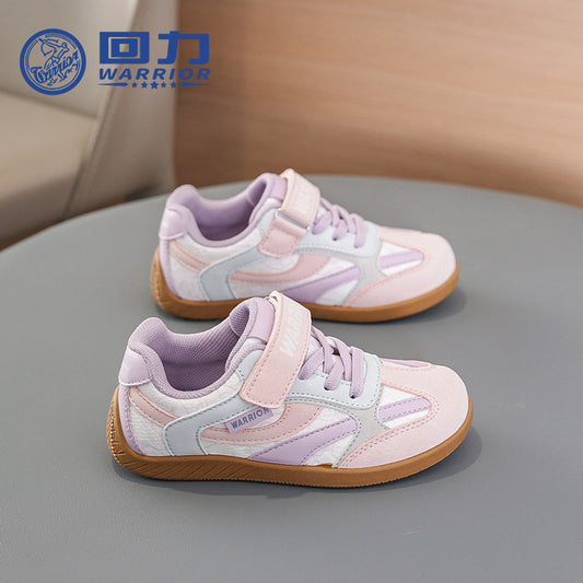 Sapatos infantis Warrior color-block Velcro, novos sapatos de treino moral para raparigas da primavera, ténis desportivos leves de sola fina, sapatos casuais versáteis
