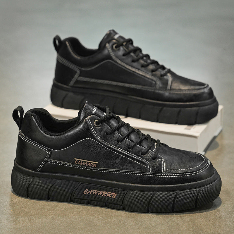 Novos sapatos antiderrapantes impermeáveis e respiráveis para os homens, sapatos pretos de couro modernos e versáteis, sapatos desportivos casuais para prancha