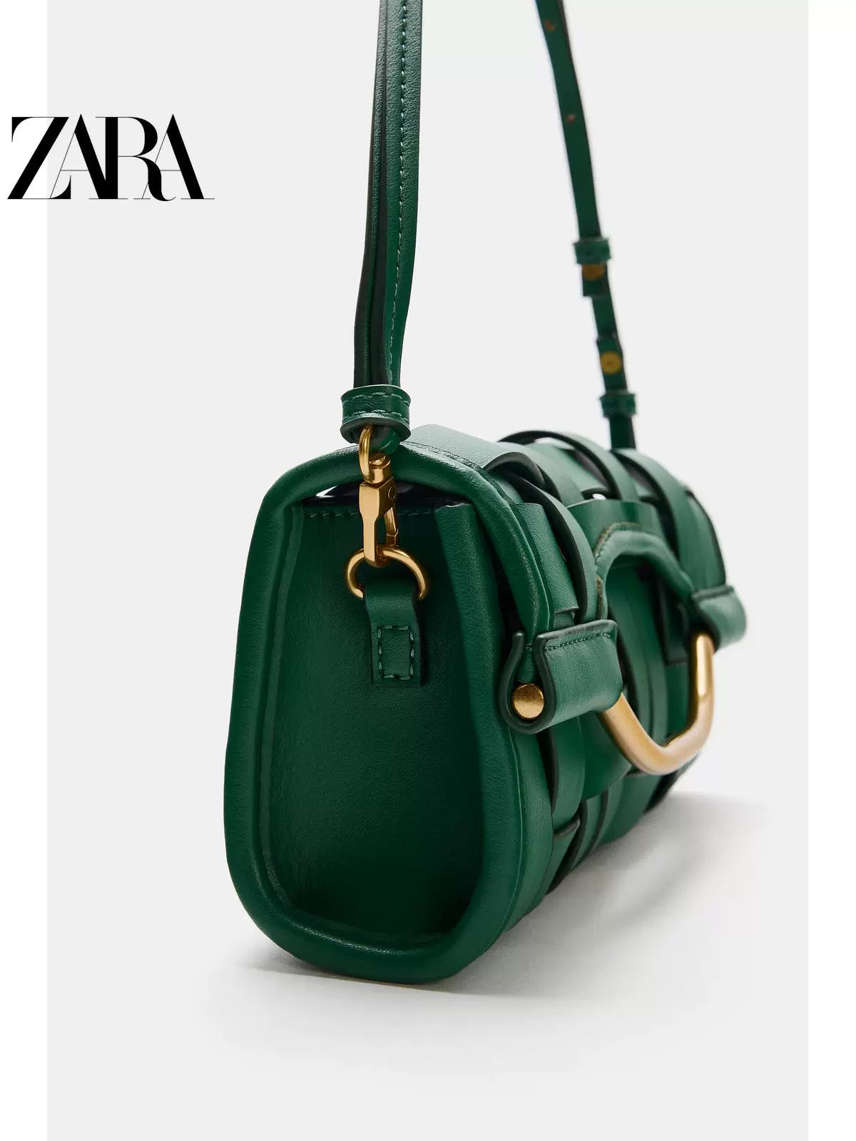 Bolsa feminina ZARA, lançamento da coleção verão 2026, com efeito trançado, modelo envelope extralongo, código 6404710 500.