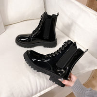 Botas femininas: Botas de salto redondo com salto redondo de salto médio, sapatos femininos em couro verniz coreano de outono 2025, botas Martin confortáveis