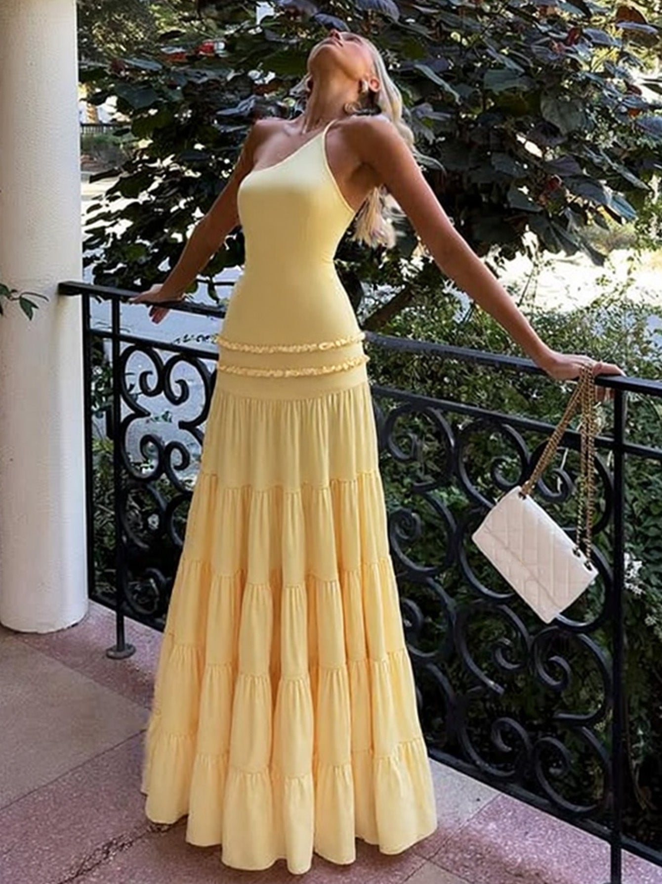 Vestido transfronteiriço novo e vendido pela Europa e América, vestido longo de retalhos, de um ombro, plissado e multicamadas, sexy, sem costas ocas, remendado, para mulheres