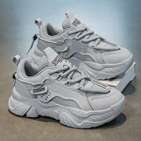 Sapatos de Homem 2025 Novo Verão Versáteis Respiráveis Respiráveis de Malha Fina Desporto Juvenil Casual Black Warrior Dad Shoes Trendy