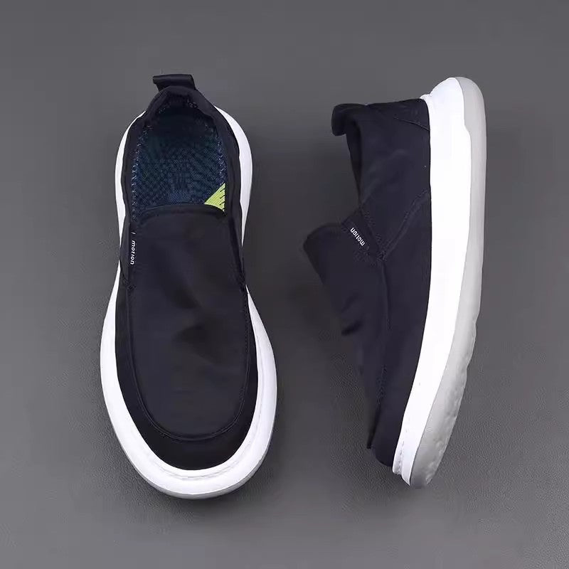 Sapatos de Homem 2025 Outono Novos de Lona de Sola Grossa Sapatos Casuais de Tecido Masculino Confortáveis Calçados de Tecido Preguiçosos Versáteis Versáteis