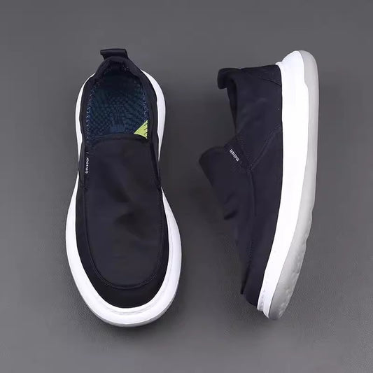 Sapatos de Homem 2025 Outono Novos de Lona de Sola Grossa Sapatos Casuais de Tecido Masculino Confortáveis Calçados de Tecido Preguiçosos Versáteis Versáteis