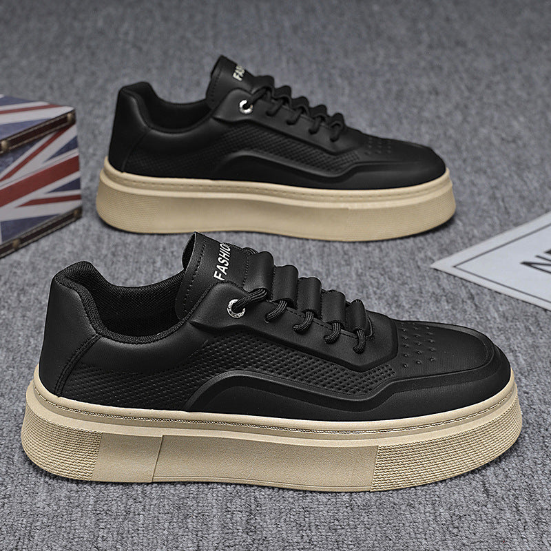 Sapatos masculinos de primavera, novos sapatos brancos de couro respiráveis, ténis de sola grossa e versáteis da moda, ténis casuais, sapatos modernos